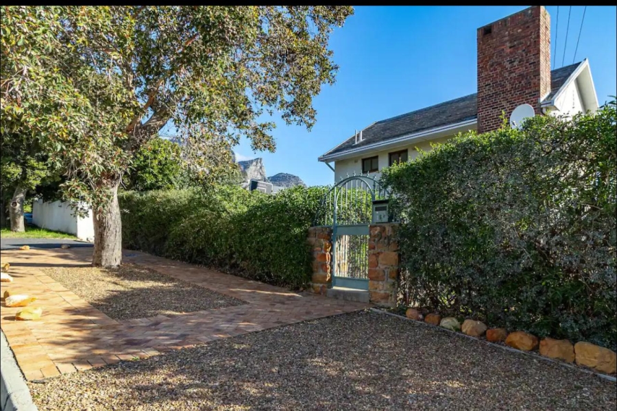 To Let 2 Bedroom Property for Rent in Camps Bay Western Cape
